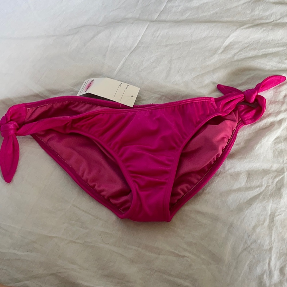 Scrunch butt bikini bottoms